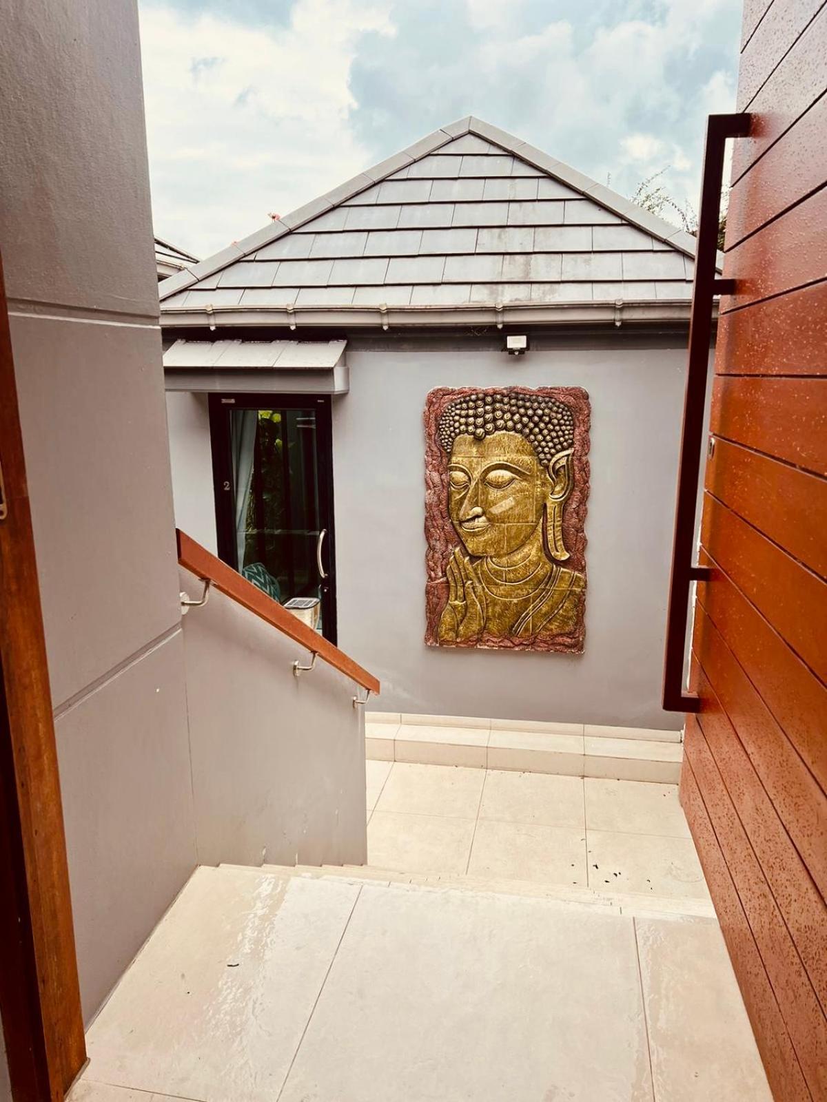 Tropical Cocoon Vila
